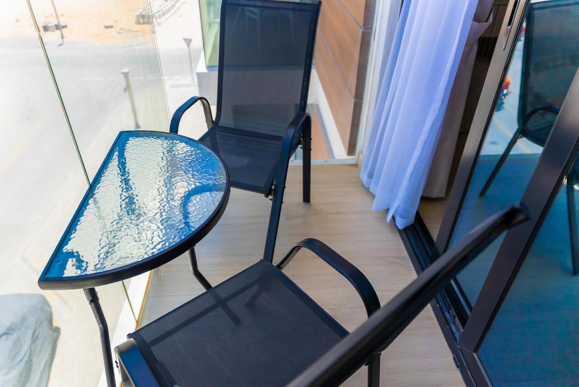 Elegant Jvc Luxury Amid Nature Apartment Dubai